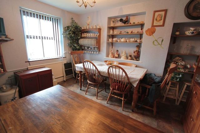  Image of 3 Bedroom Detached for sale at Nantglyn, LL16 5PE