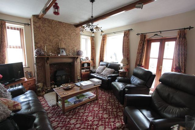  Image of 3 Bedroom Detached for sale at Nantglyn, LL16 5PE