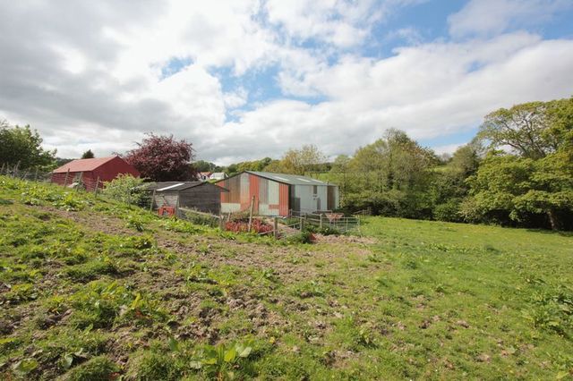  Image of 3 Bedroom Detached for sale at Nantglyn, LL16 5PE