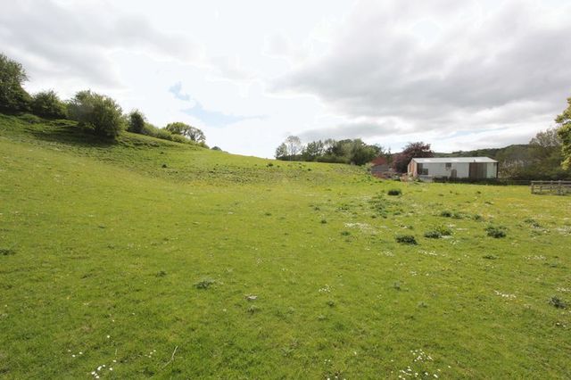  Image of 3 Bedroom Detached for sale at Nantglyn, LL16 5PE