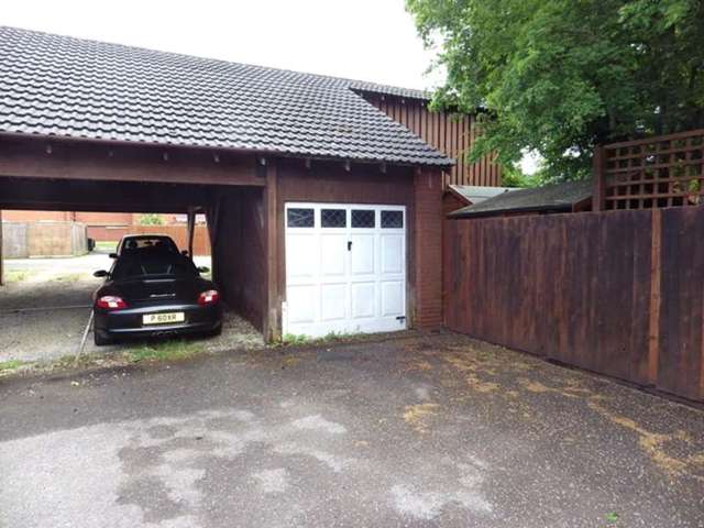  Image of 3 Bedroom Terraced for sale at Oaktree Crescent Bradley Stoke Bristol, BS32 9AD