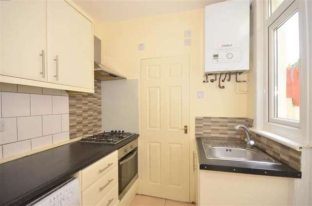  Image of 4 Bedroom Terraced for sale at Mitcham Surrey Mitcham, CR4 3DP