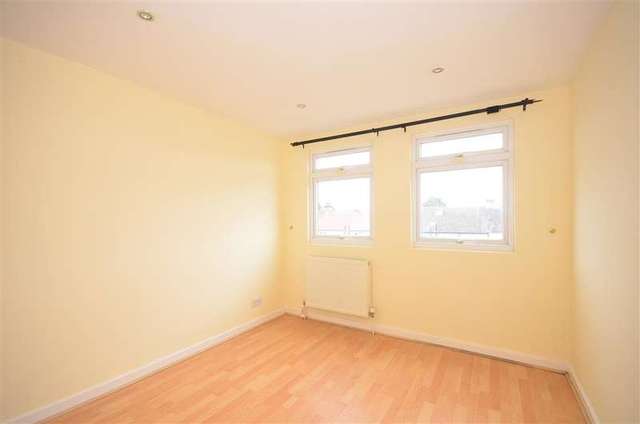  Image of 4 Bedroom Terraced for sale at Mitcham Surrey Mitcham, CR4 3DP