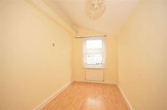  Image of 4 Bedroom Terraced for sale at Mitcham Surrey Mitcham, CR4 3DP