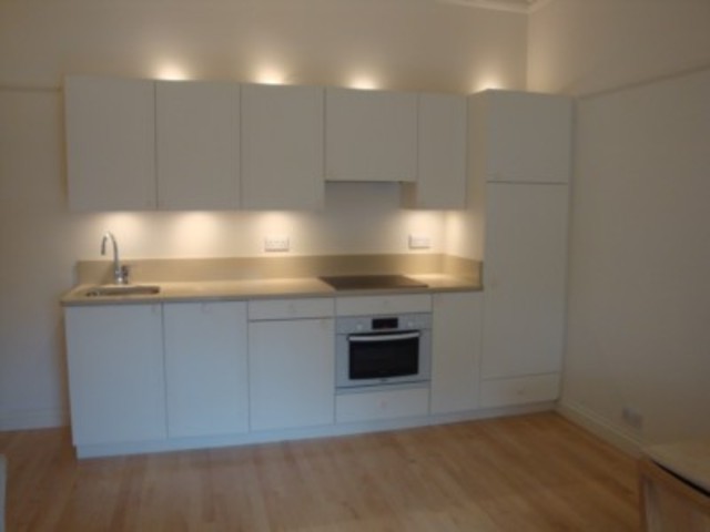  Image of 1 Bedroom Flat to rent at Penywern Rd Earls Court London, SW5 9SX