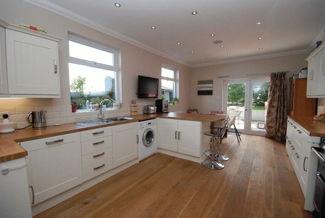  Image of 4 Bedroom Detached for sale at Peverell Park Road Peverell Plymouth, PL3 4NB