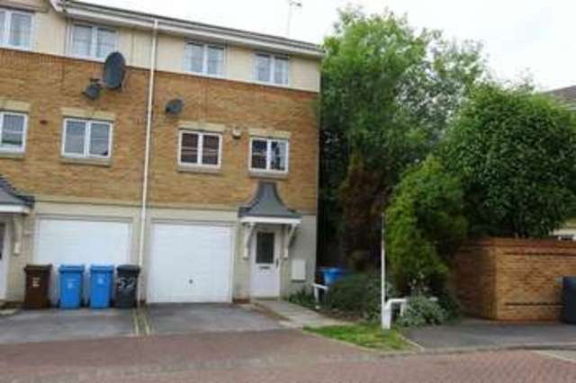  Image of 3 Bedroom Semi-Detached for sale at Philip Larkin Close  Hull, HU6 7FB