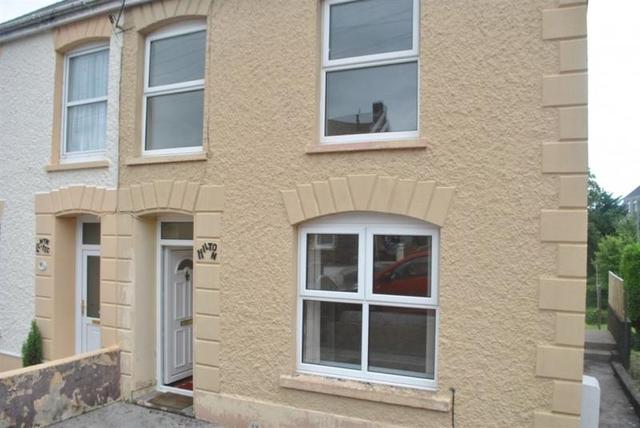  Image of 3 Bedroom Detached to rent at Heol Y Banc  Pontyberem, SA15 5DL