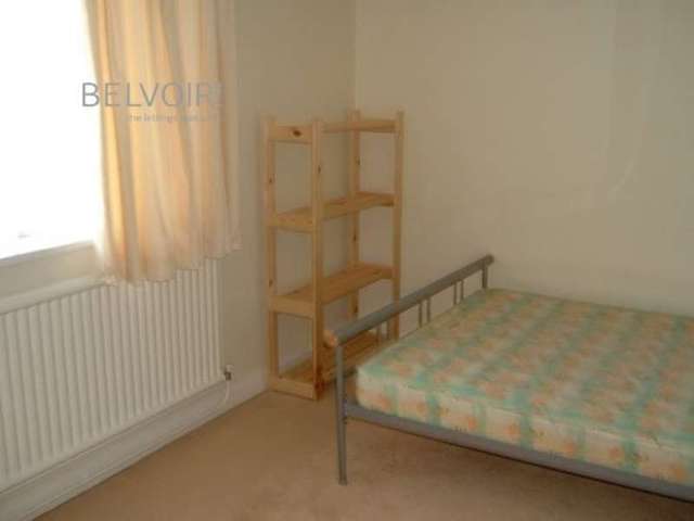  Image of 1 Bedroom Flat to rent at Queens Avenue  Gedling, NG4 4EJ