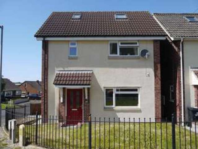  Image of 1 Bedroom Flat to rent at Queens Road  Street, BA16 0NQ
