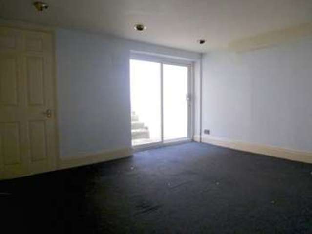  Image of 2 Bedroom Flat to rent at Regency Square  Brighton, BN1 2FJ