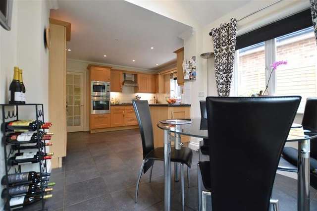  Image of 5 Bedroom Detached for sale at Winnersh  Wokingham, RG41 5ND