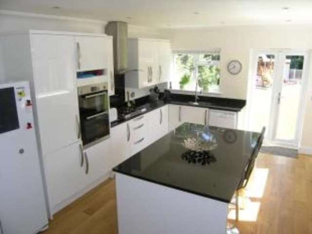  Image of 4 Bedroom Detached for sale at Rochford Essex Great Stambridge, SS4 1NP