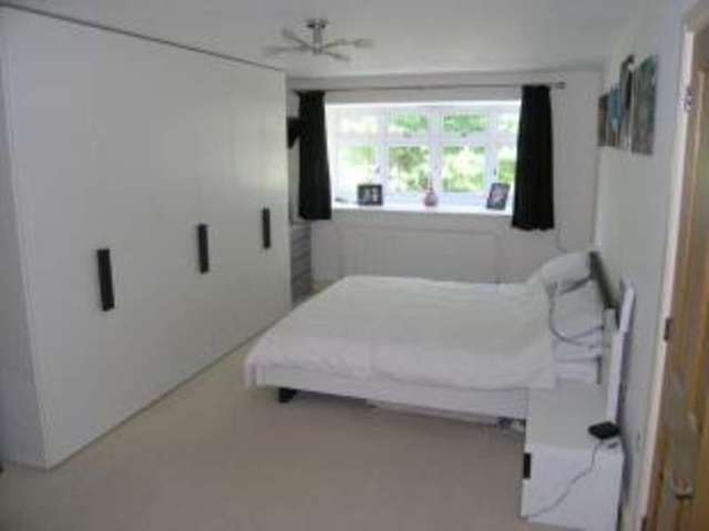  Image of 4 Bedroom Detached for sale at Rochford Essex Great Stambridge, SS4 1NP