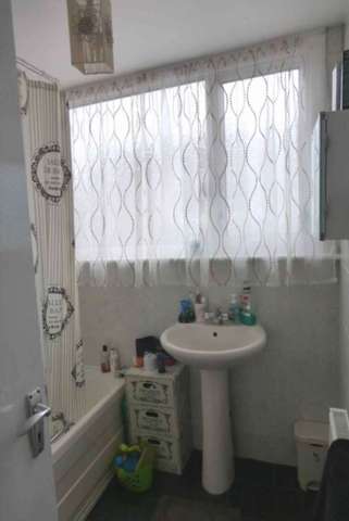  Image of 3 Bedroom Property to rent at SABDEN PLACE  LYTHAM ST ANNES, FY8 3QH