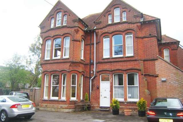  Image of 1 Bedroom Flat to rent at Shady Bower  Salisbury, SP1 2RE