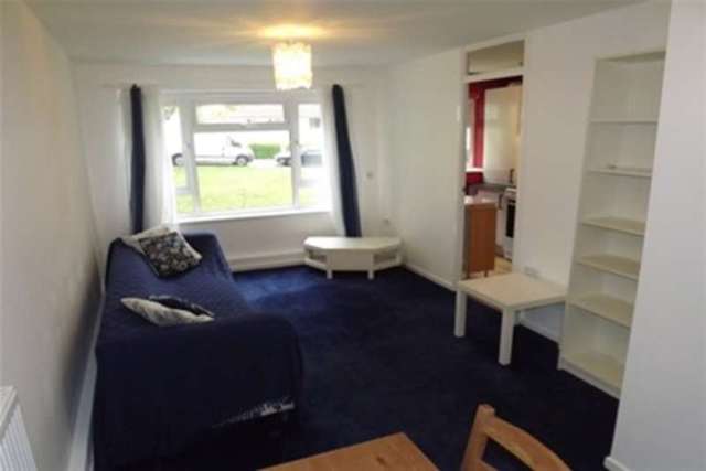  Image of 1 Bedroom Flat to rent at Farnborough, GU14 8HU