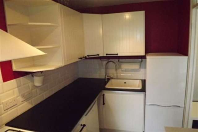  Image of 1 Bedroom Flat to rent at Farnborough, GU14 8HU