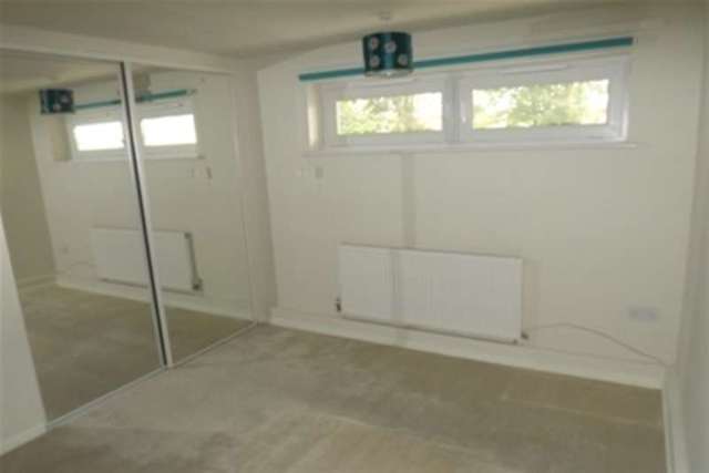  Image of 1 Bedroom Flat to rent at Farnborough, GU14 8HU