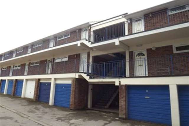  Image of 1 Bedroom Flat to rent at Farnborough, GU14 8HU