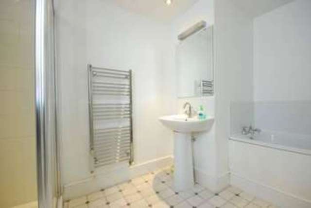  Image of 2 Bedroom Flat to rent at London W6 7PA London, W6 7PA