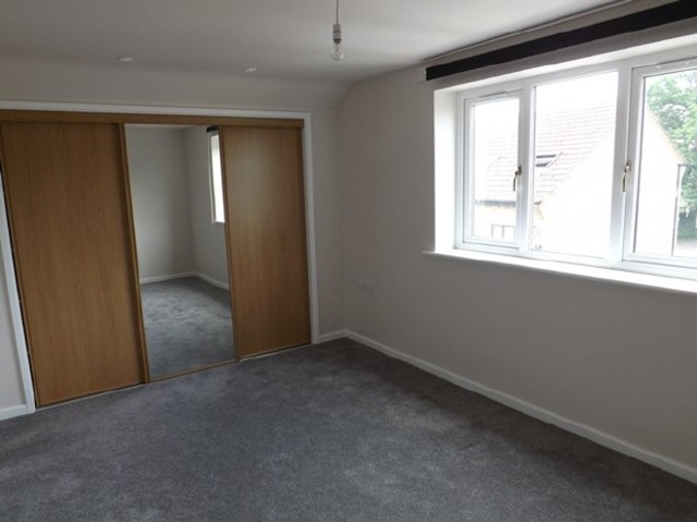  Image of 2 Bedroom Flat to rent at Sholing Southampton Not specified, SO19 2NX