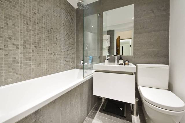  Image of 2 Bedroom Ground Flat to rent at St Charles Square  London, W10 6EN
