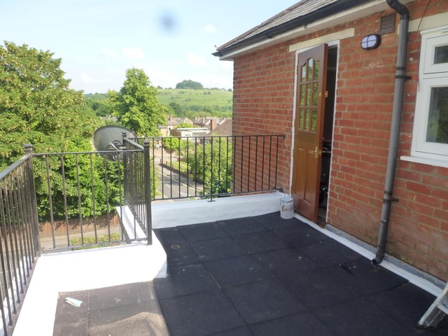  Image of 2 Bedroom Flat to rent at Winchester, SO23 9PX