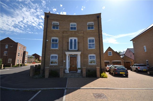  Image of 6 Bedroom Detached to rent at Stansted Mountfitchet Essex Stansted Mountfitchet, CM24 8GG