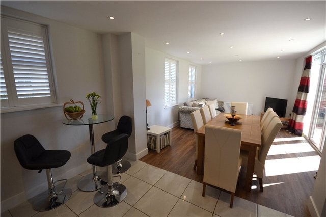  Image of 6 Bedroom Detached to rent at Stansted Mountfitchet Essex Stansted Mountfitchet, CM24 8GG