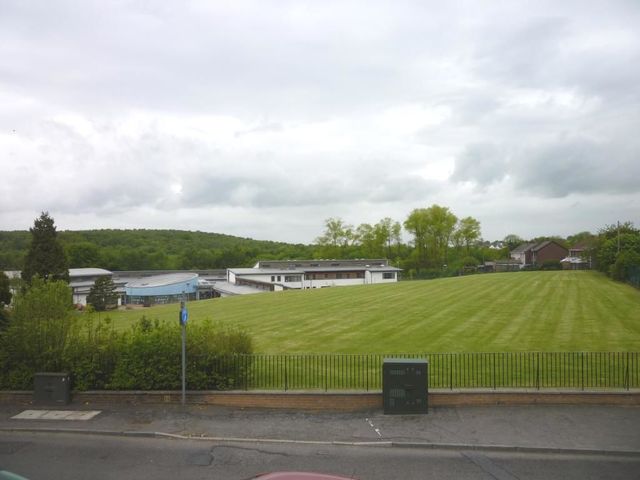  Image of 2 Bedroom Flat to rent at Oakley Fife Fife, KY12 9RJ
