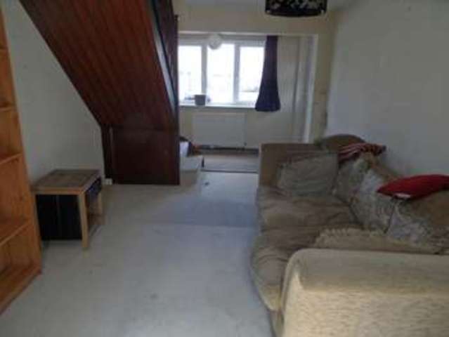  Image of 2 Bedroom Flat for sale at Marlow Road Stokenchurch Stokenchurch, HP14 3QJ