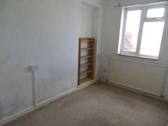  Image of 2 Bedroom Flat for sale at Marlow Road Stokenchurch Stokenchurch, HP14 3QJ