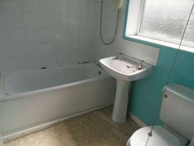  Image of 2 Bedroom Flat for sale at Marlow Road Stokenchurch Stokenchurch, HP14 3QJ