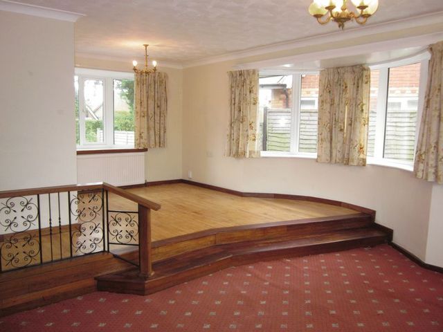  Image of 4 Bedroom Detached for sale at Burnt House Lane  Stubbington, PO14 2EE