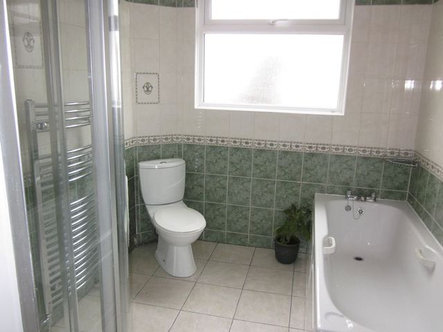  Image of 4 Bedroom Detached for sale at Burnt House Lane  Stubbington, PO14 2EE