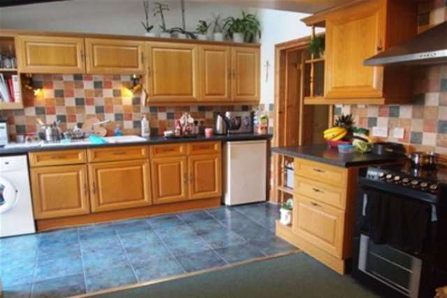  Image of 3 Bedroom Terraced to rent at Taunton, TA1 1QQ
