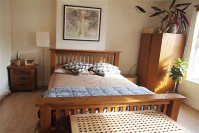  Image of 3 Bedroom Terraced to rent at Taunton, TA1 1QQ