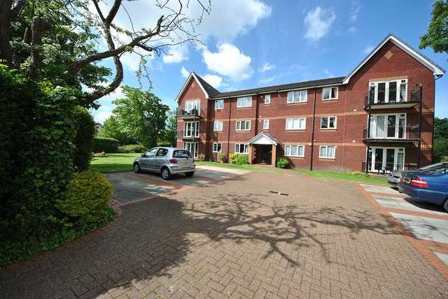  Image of 2 Bedroom Flat for sale at Preston Road  Southport, PR9 9EG
