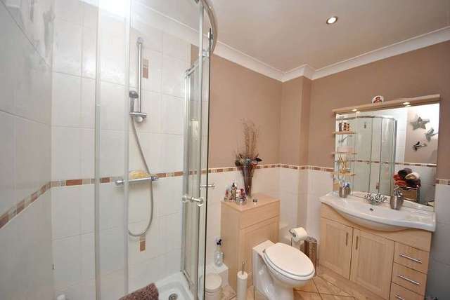  Image of 2 Bedroom Flat for sale at Preston Road  Southport, PR9 9EG