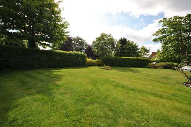  Image of 2 Bedroom Flat for sale at Preston Road  Southport, PR9 9EG