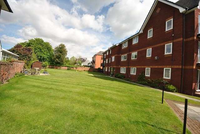  Image of 2 Bedroom Flat for sale at Preston Road  Southport, PR9 9EG