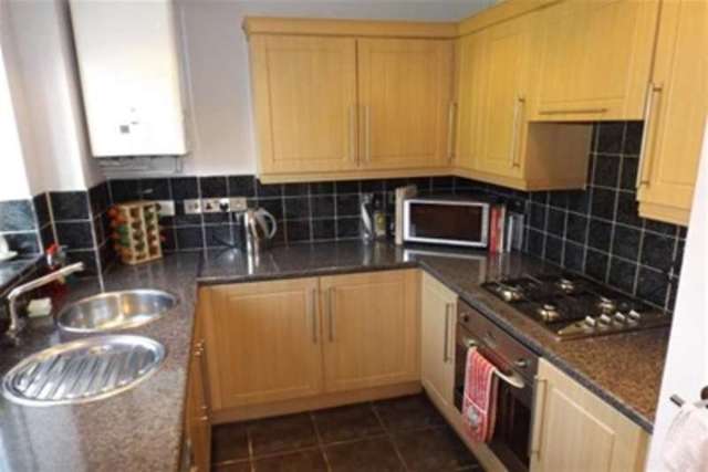  Image of 3 Bedroom Semi-Detached to rent at Mansfield, NG19 0QL