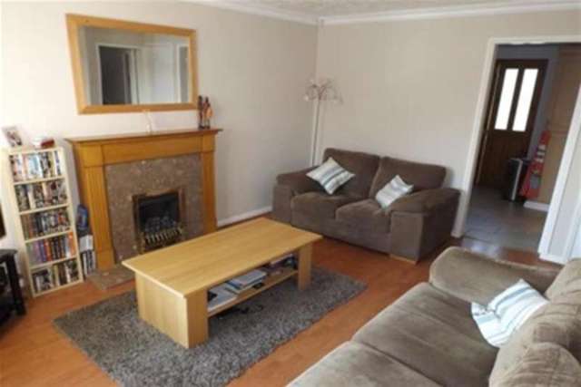  Image of 3 Bedroom Semi-Detached to rent at Mansfield, NG19 0QL