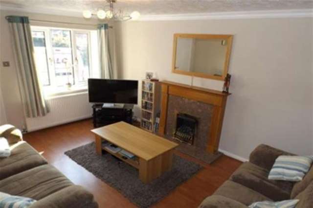  Image of 3 Bedroom Semi-Detached to rent at Mansfield, NG19 0QL
