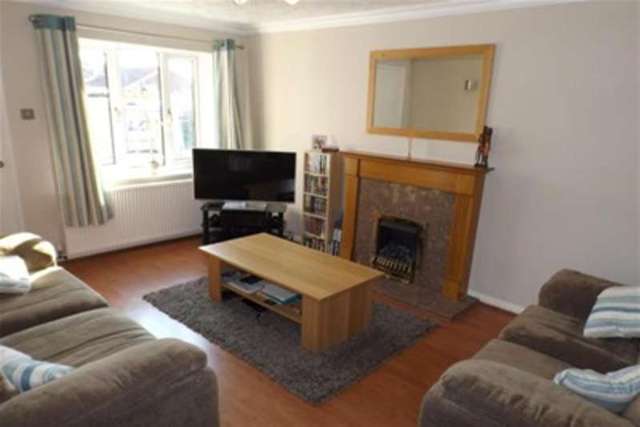  Image of 3 Bedroom Semi-Detached to rent at Mansfield, NG19 0QL