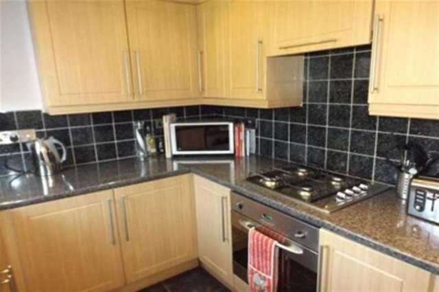  Image of 3 Bedroom Semi-Detached to rent at Mansfield, NG19 0QL
