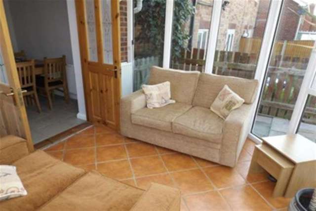  Image of 3 Bedroom Semi-Detached to rent at Mansfield, NG19 0QL