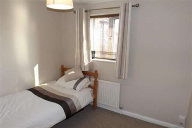  Image of 3 Bedroom Semi-Detached to rent at Mansfield, NG19 0QL