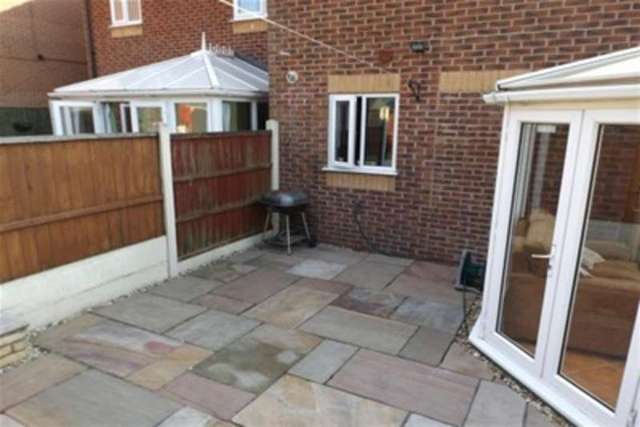  Image of 3 Bedroom Semi-Detached to rent at Mansfield, NG19 0QL